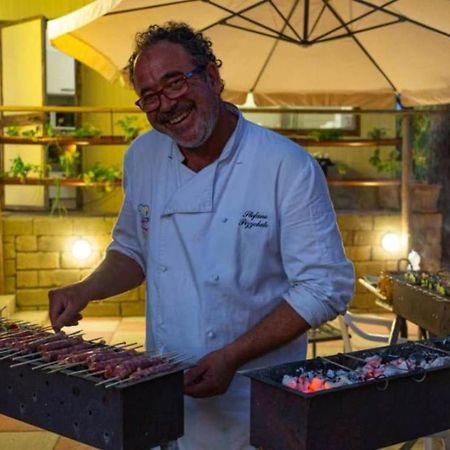 Agricamping Poggio Ai Pini Wine Camping Certaldo Bagian luar foto