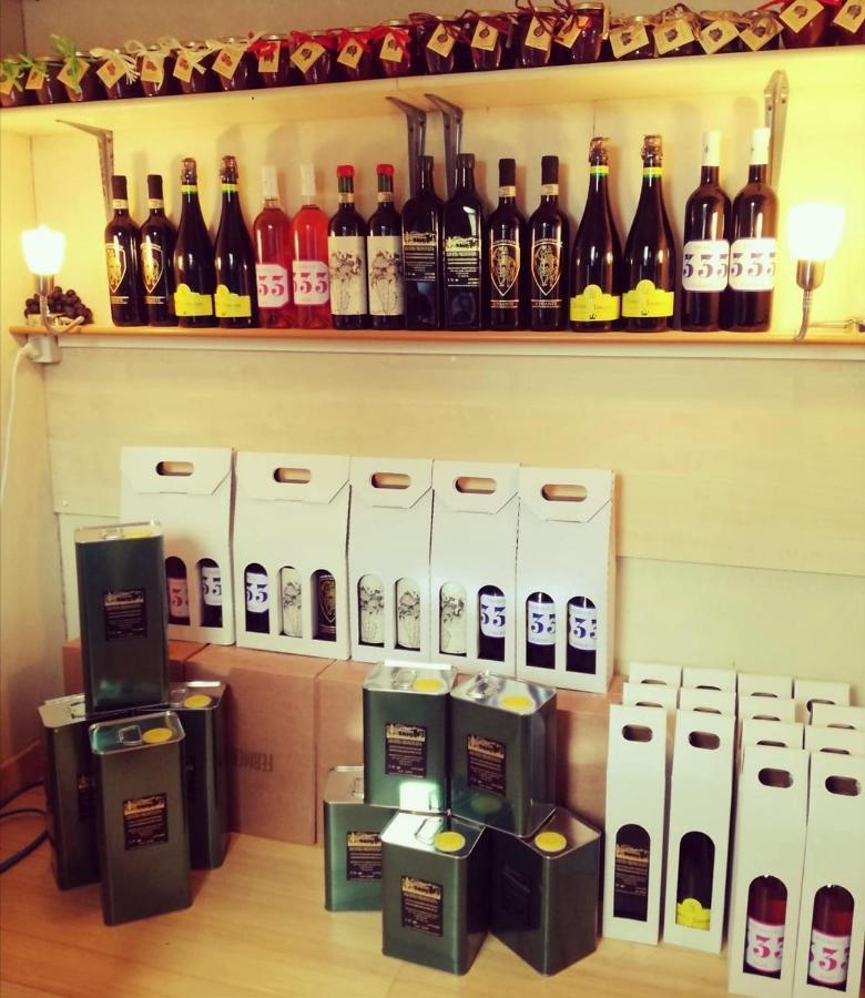 Agricamping Poggio Ai Pini Wine Camping Certaldo Bagian luar foto